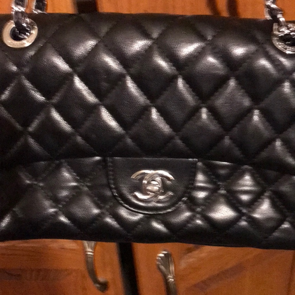 Channel purse